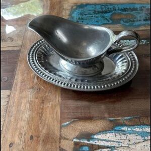 Wilton Armetale gravy boat and tray